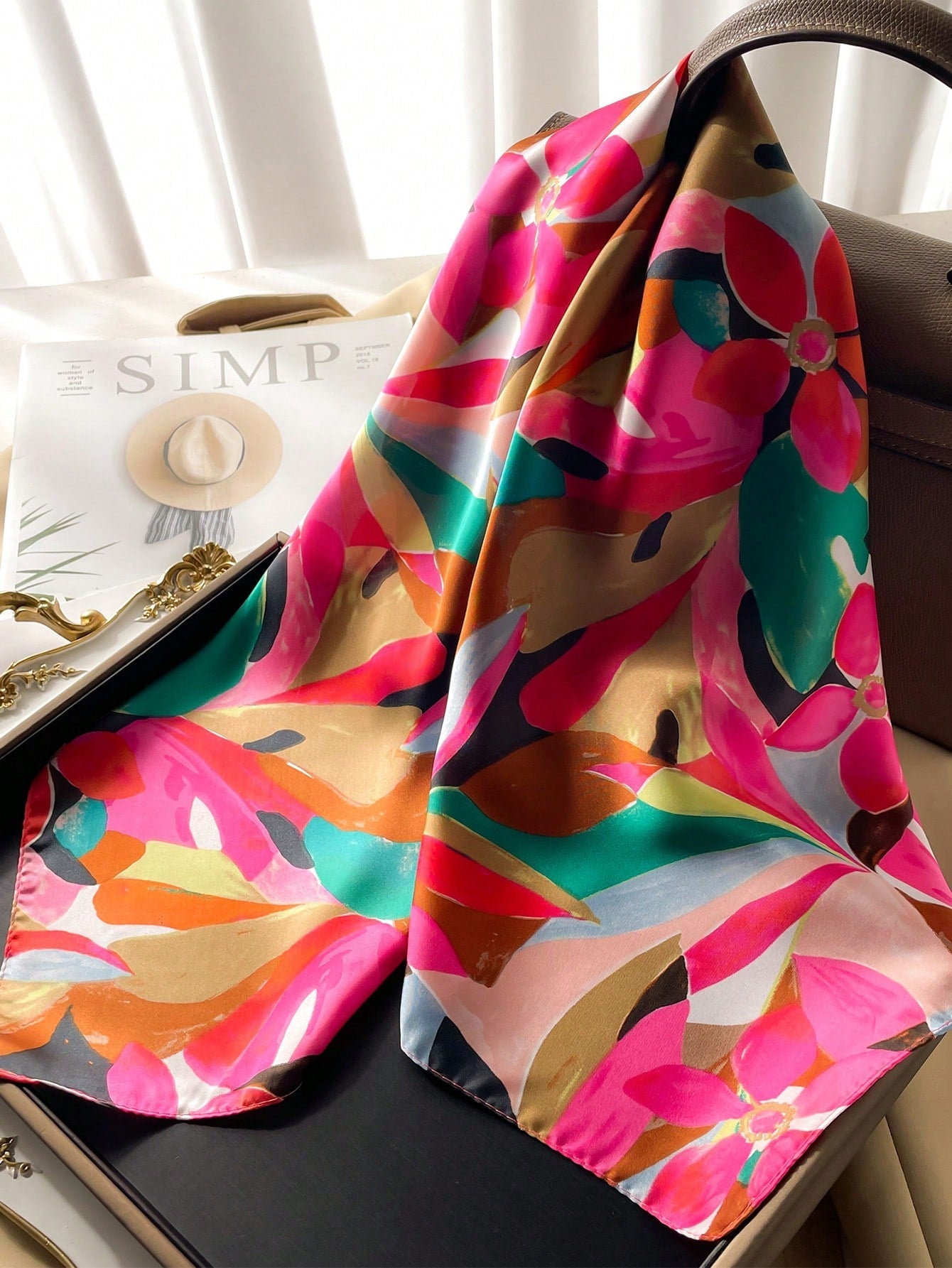 Women’s Retro Printed Satin Scarf