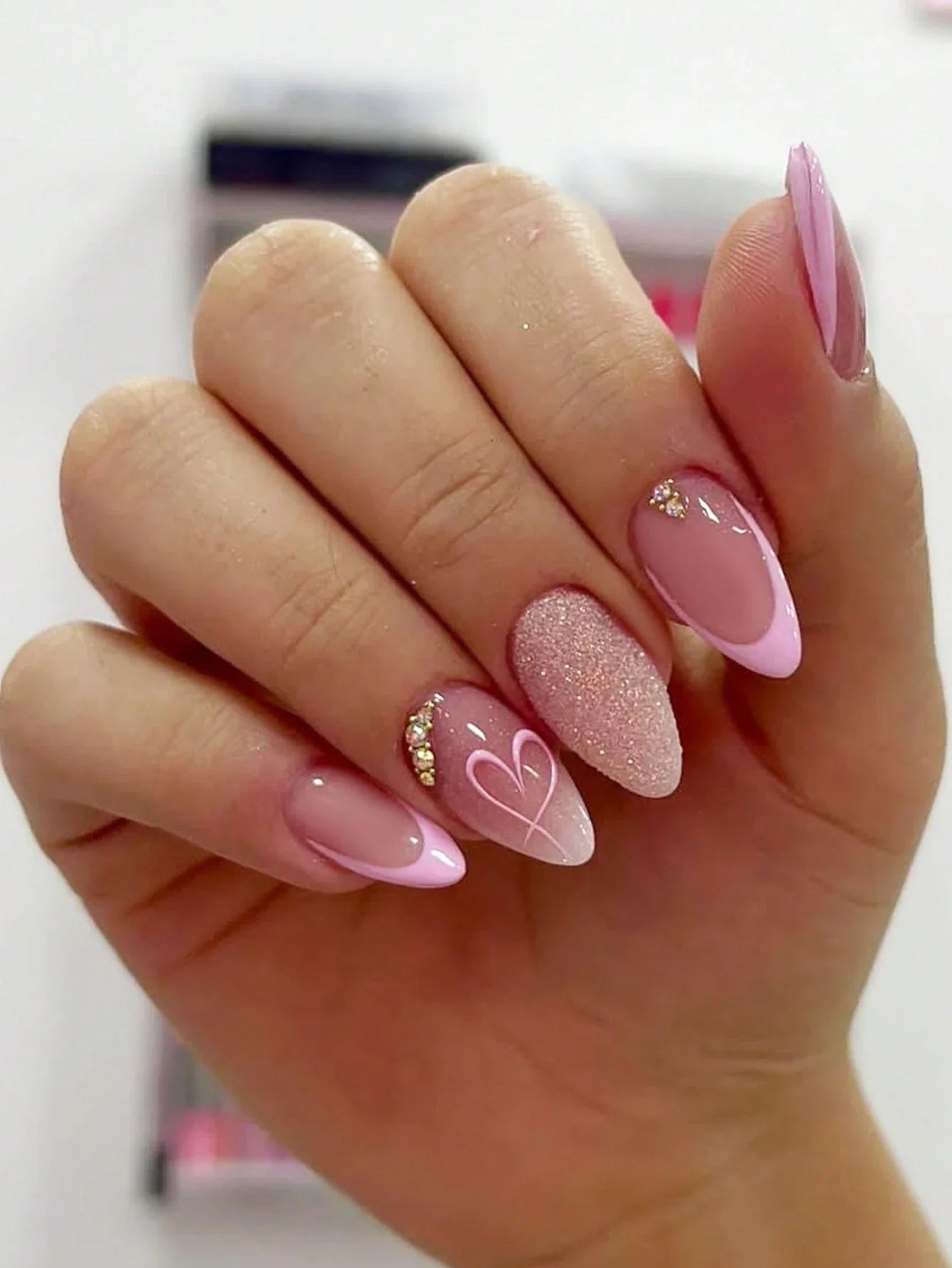 Women’s Romantic Pink Press-On Nails