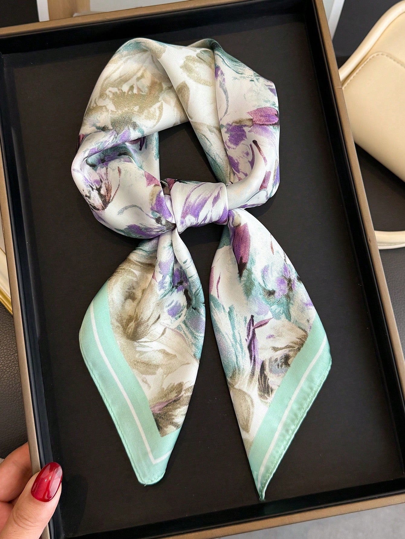 Women’s Retro Printed Satin Scarf